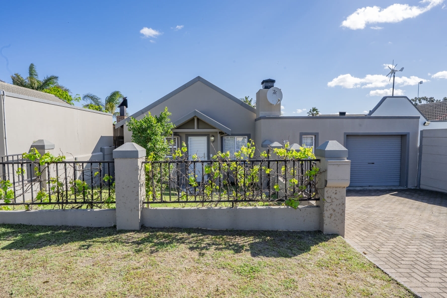 3 Bedroom Property for Sale in Protea Village Western Cape